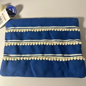 Be rooted pencil or makeup bag.